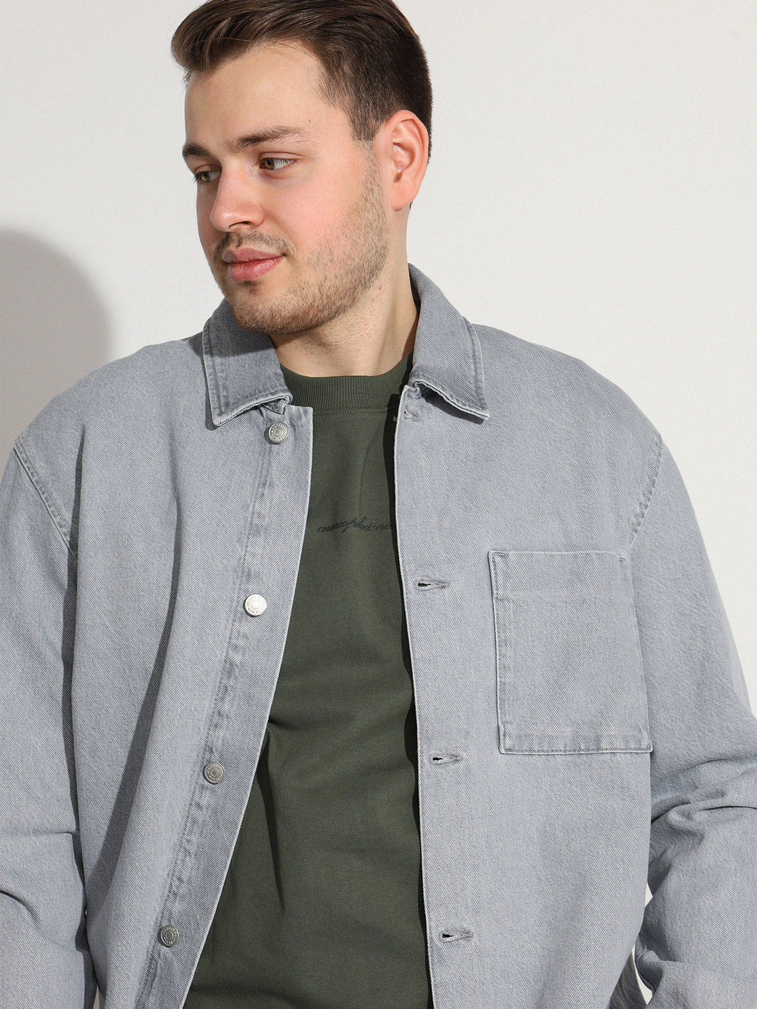 Куртка джинсовая светло-серого цвета из хлопка